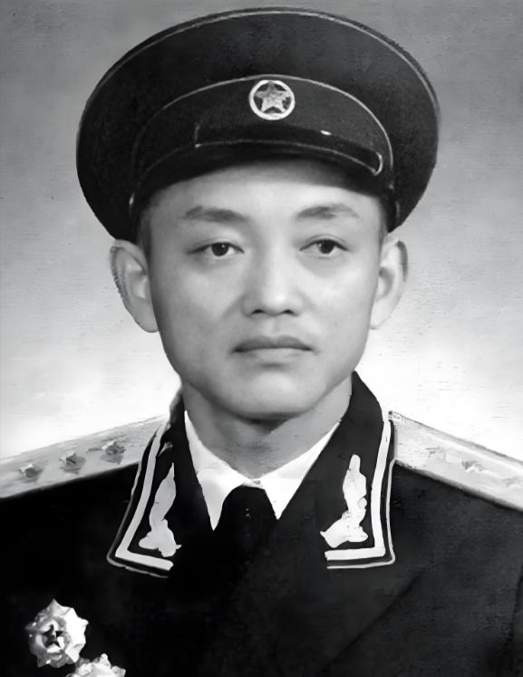 1951年，志愿军91团陷入美军重兵包围。制定突围方案时，团长李长林指着地图说：