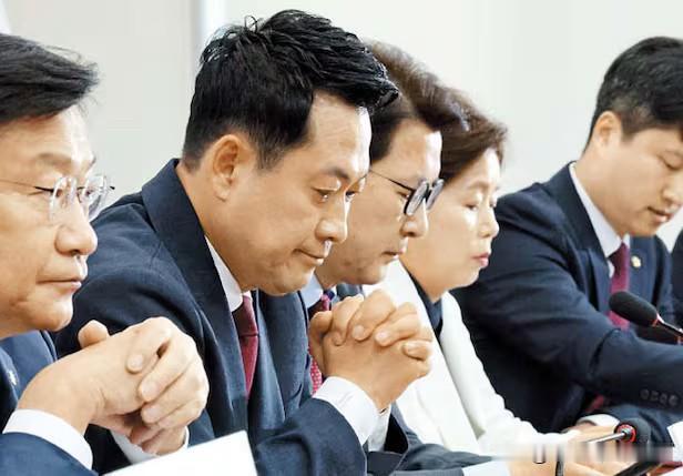 6月21日，韩国国民力量党院内代表郑点植直言该党选情报告欠缺客观，只是选举工作人