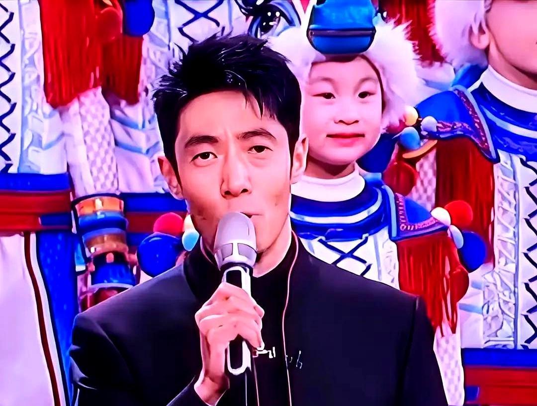 撒贝宁突然问任鲁豫：你快八十了吧？全场都愣了。话音刚落，任鲁豫还没反应过来