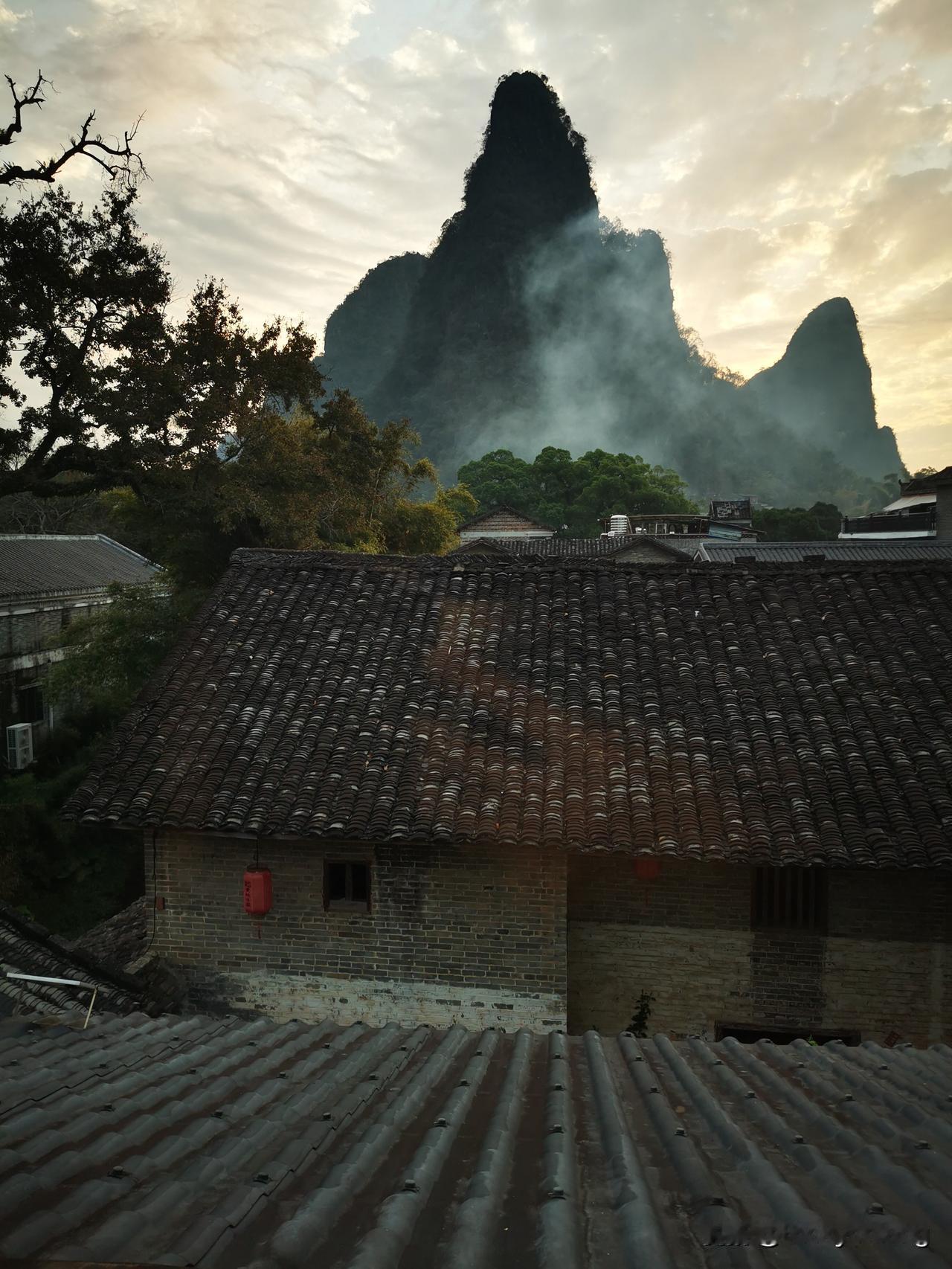 这几年，负债成了很多人的“紧箍咒”，每天被还款压力追着跑，心里满是焦虑、匮乏和怀