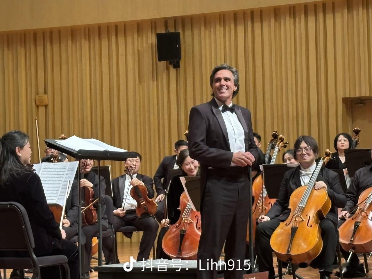 中原球迷为中超河南队举办交响音乐会其他球队反应——北京国安：足协杯还没踢呢，你