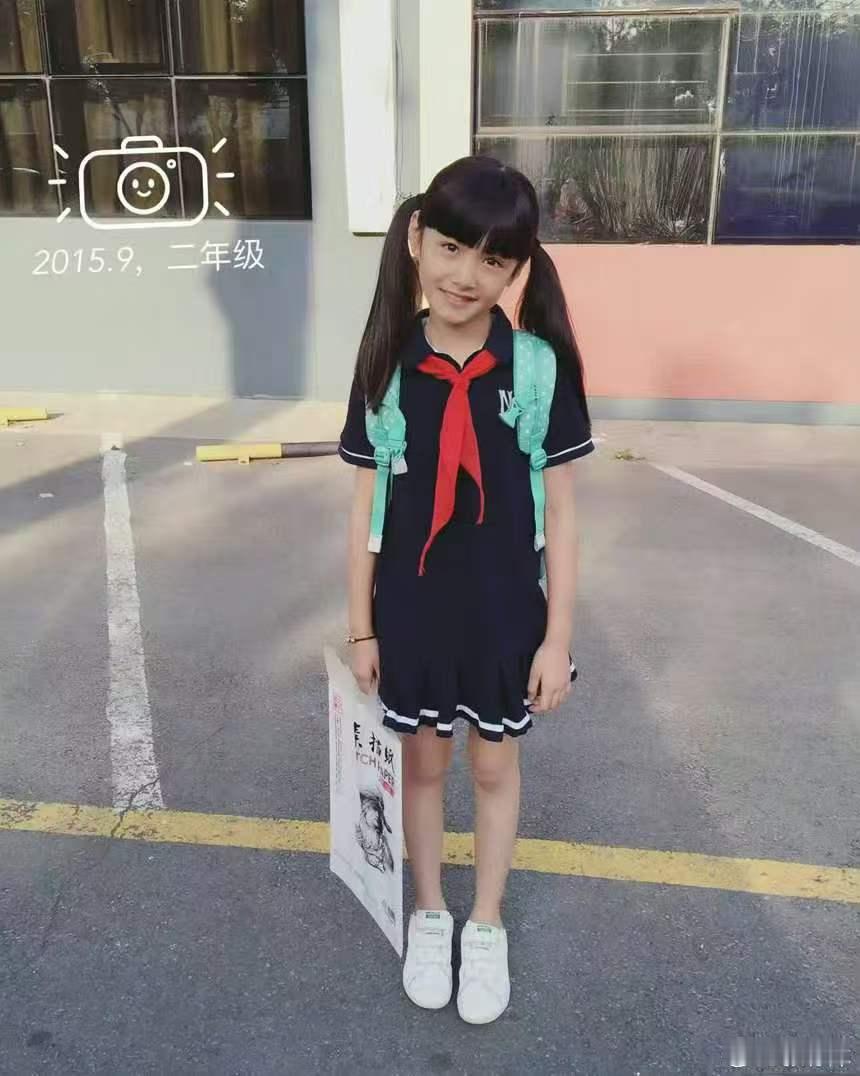 张籽沐晒从一年级到大一开学照张籽沐从一年级到大一开学照从小美到大！开学快乐~