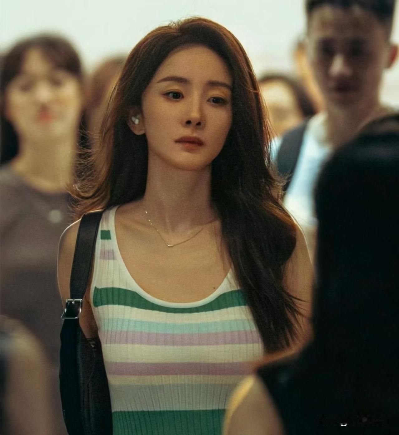 抱着很大期待去看张艺谋的《惊蛰》，看完是真有点失望。本来觉得张导出手，再差也差