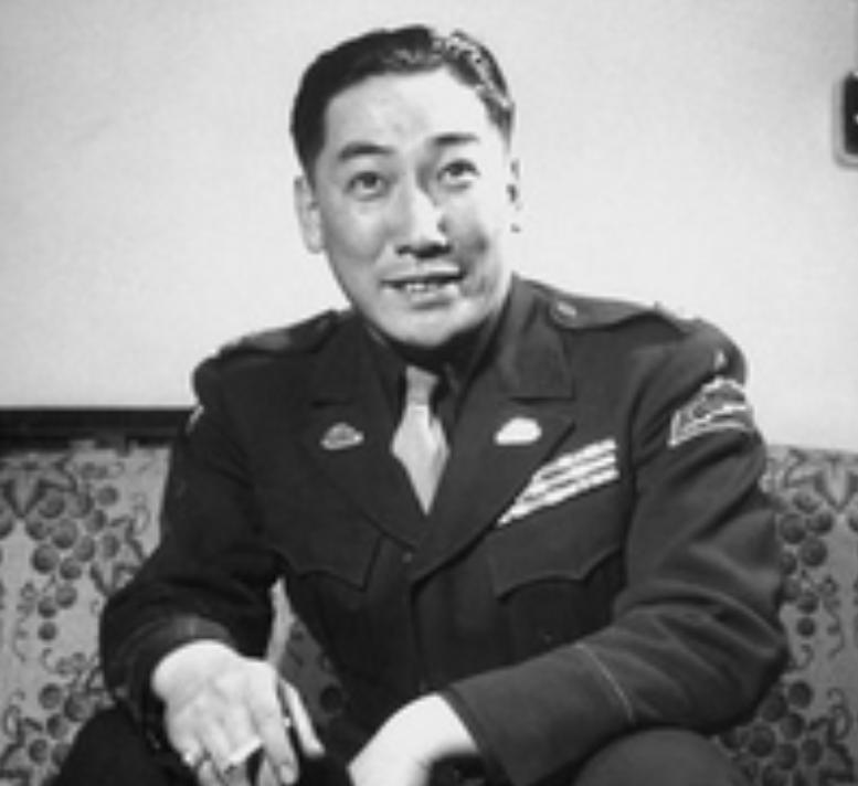 1997年，蒋纬国病逝。100岁的宋美龄接到消息立刻登机赶回台湾，到医院马上查账