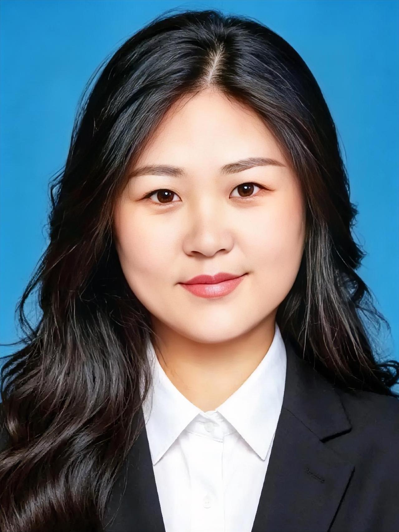 有种预感，任晓敏的案子会被拍成警示片，在保险行业循环播放十年……开头一定