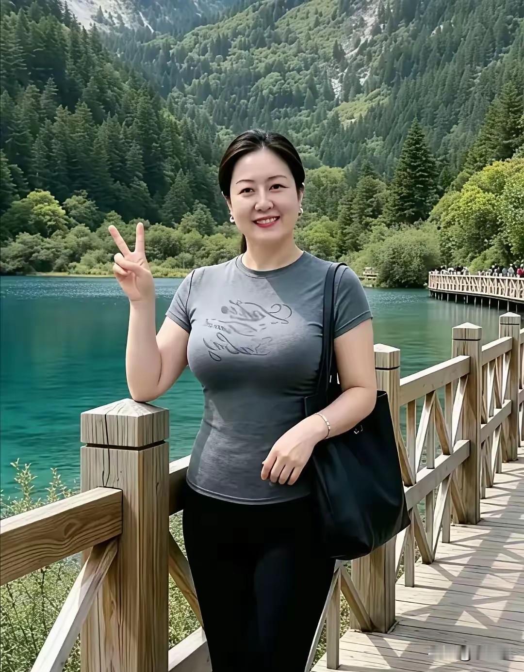 人到晚年，守住自己的底气老伴先走，只剩自己过日子，记住：别长期扎根子女家，