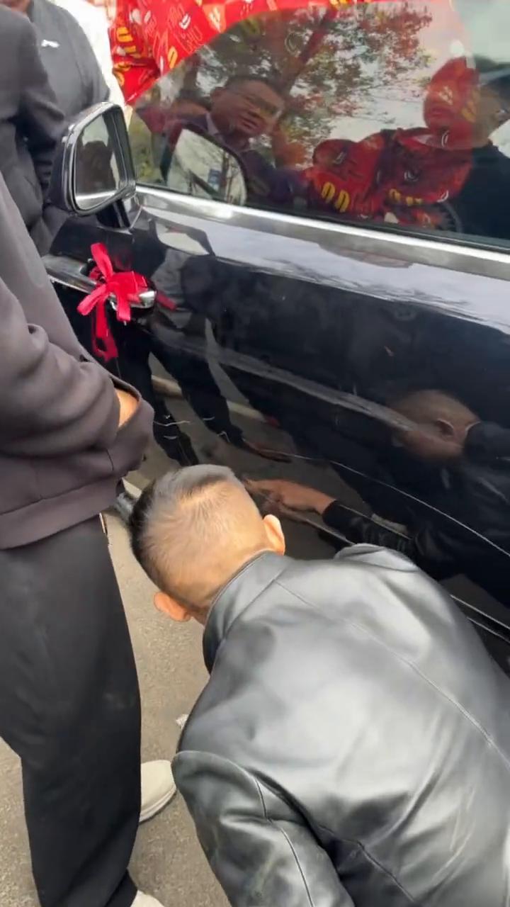 大爷还是大爷。别拍张。