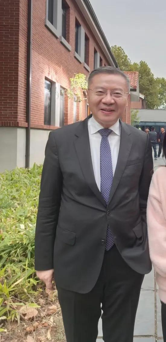张维为教授的字有没有收藏价值？张维为是知名学者，但他的字还有待让更多人了解。