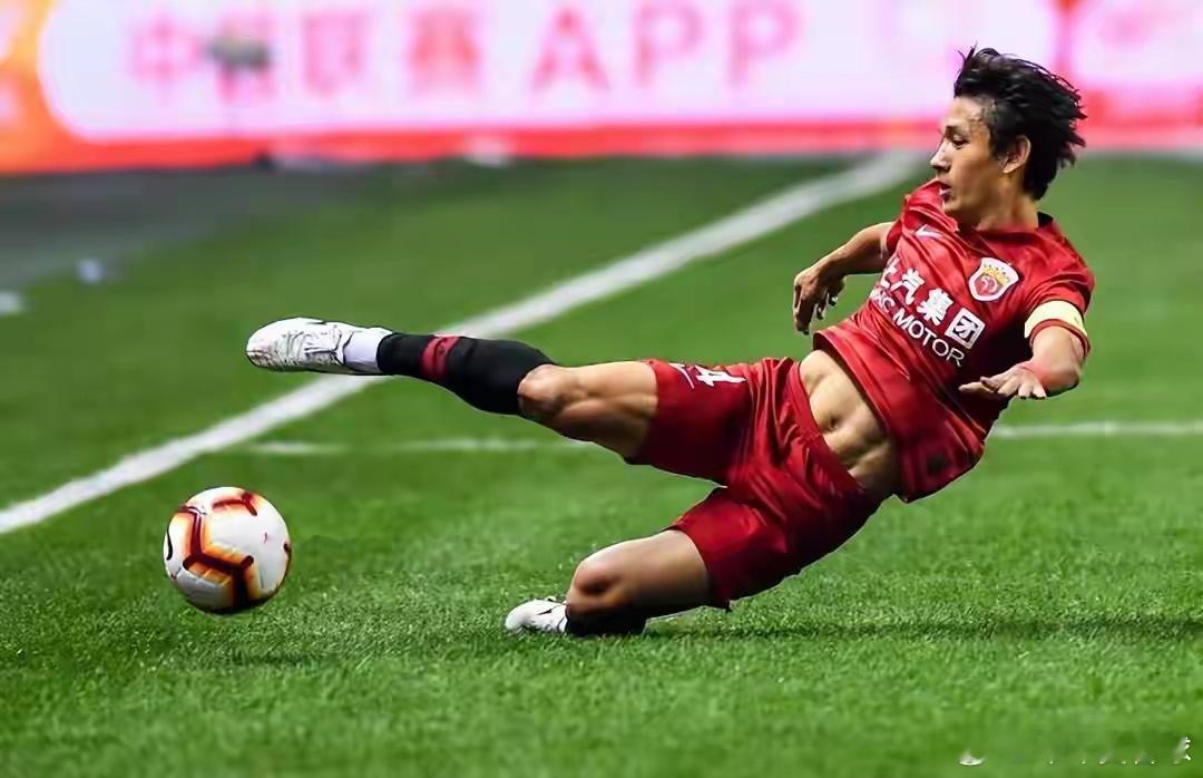 喜讯！国安新援堪称“马尔蒂尼”，张玉宁盛赞这枚后防强援北京国安新赛季防线迎来重磅