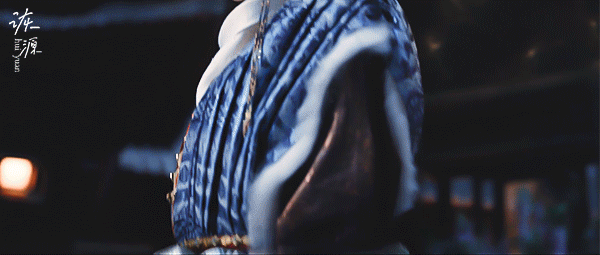 迪丽热巴《白日提灯》贺思慕/动图▷EP13-11异族+蓝衣+额饰-衣服推