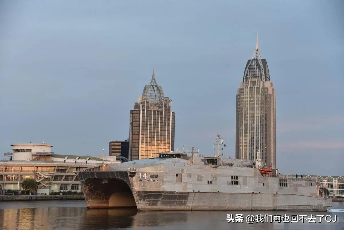 我真没黑美军，这就是美国海军最新的一艘船：照片中这是美国最新制造的舰艇，美国