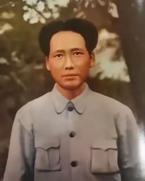 这是拍摄于1931年的一张珍贵老照片，地点在江西瑞金，一代伟人在此留下足迹。