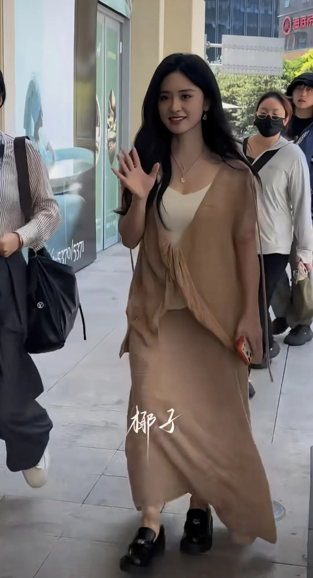 沈月真的是一点都不焦虑身材啊，这么肥