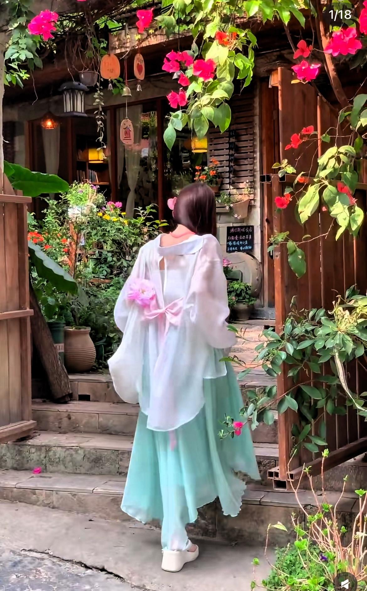 人到中年才知道，可以没朋友、没伴侣、没孩子唯独不能没工作。人到中年才