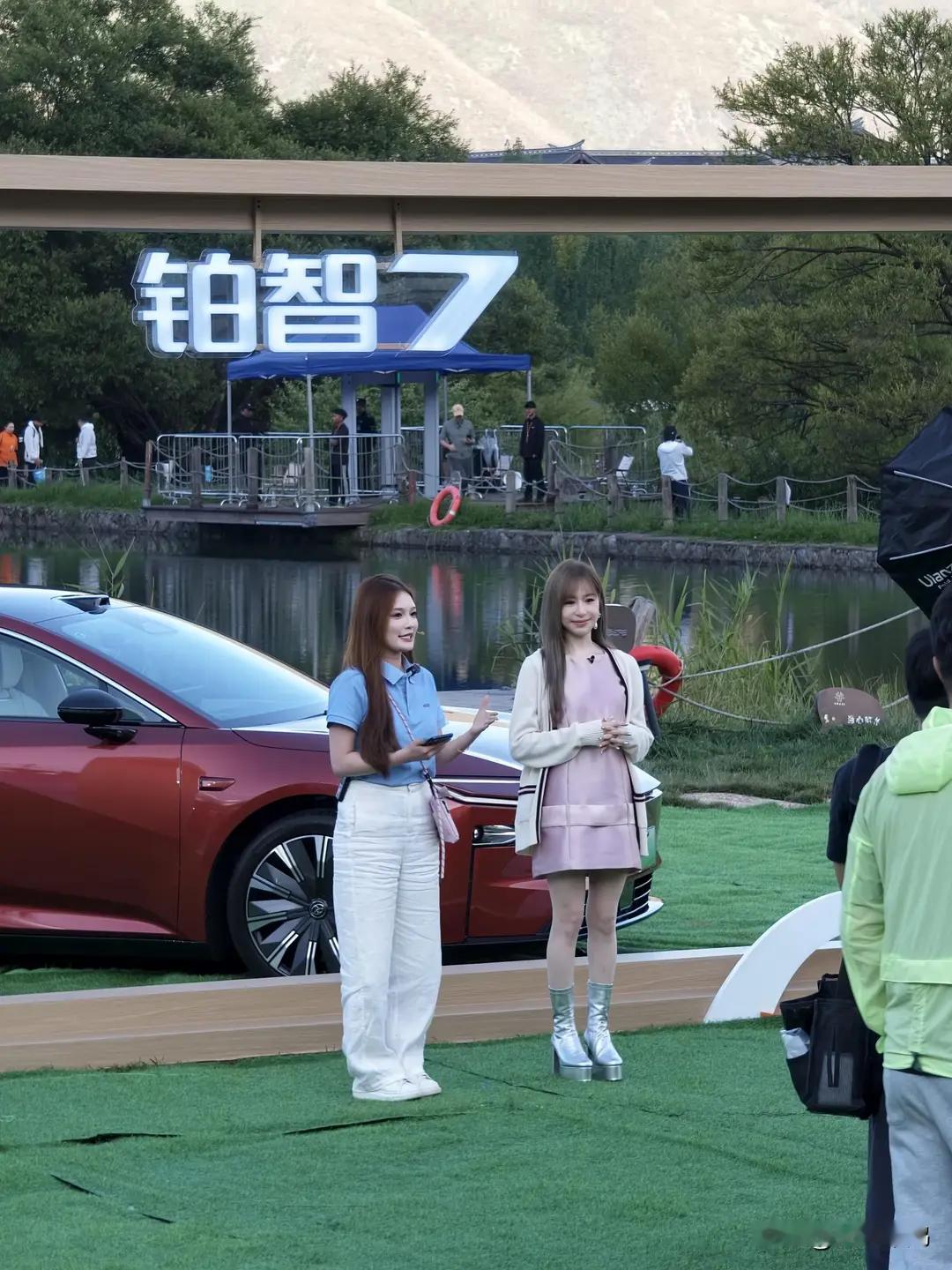 偶遇王心凌，我都是两个孩子妈了，她还是少女模样，保养的太好了