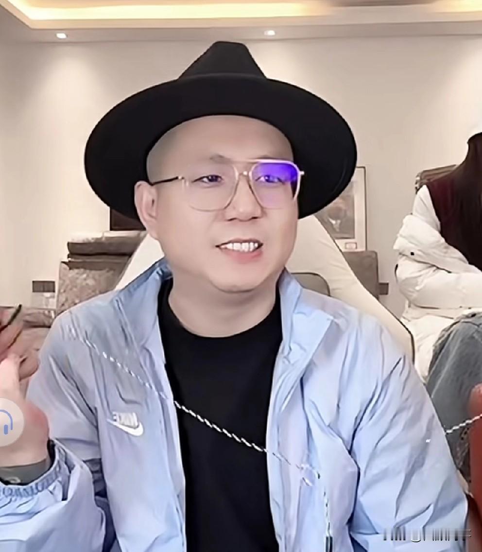 不惯你毛病！王小源要离开，硬刚叫板ks官方宣布无限期停播。拉黑官方微信，转站去d