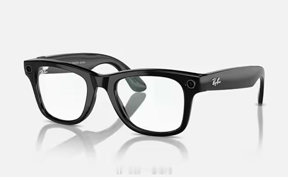 Meta的Ray-Ban智能眼镜暂时买不到了。因为它在美国太火，库存跟不上，所