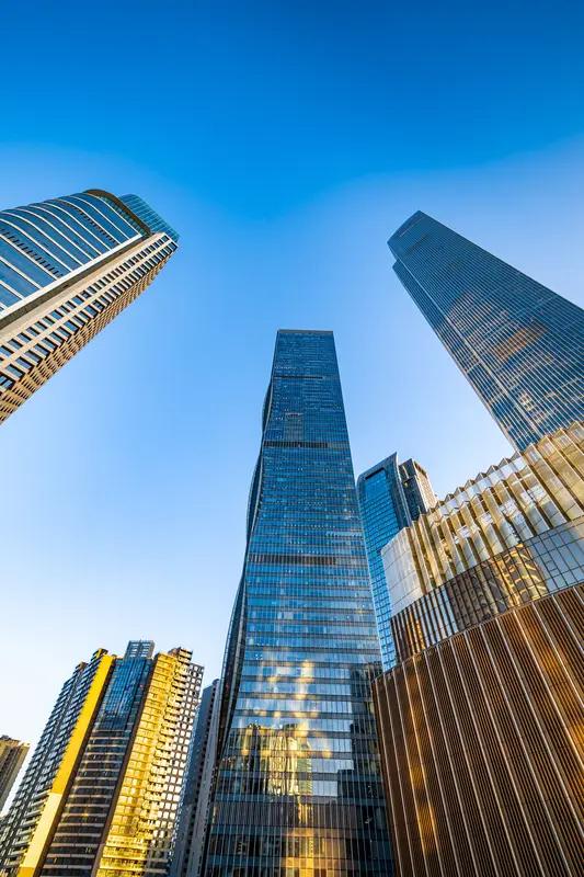 有没有发现一个现象？工厂或者公司里面长得漂亮的女孩子非常的难得一见，像那种电