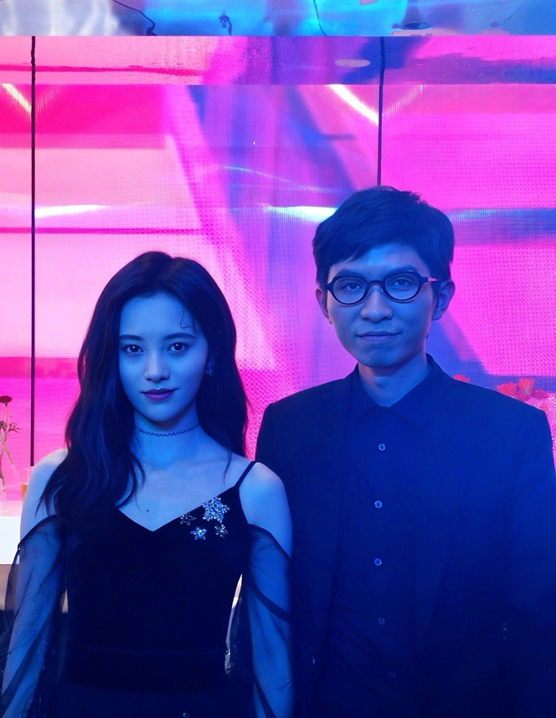 7年前的鞠婧祎，眼里的野心都要溢出来了，现在的她多了一丝从容自信。​​​