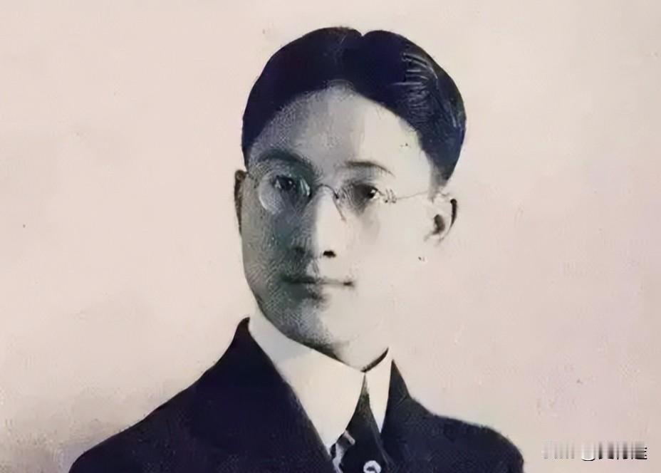 1931年，徐志摩在空难中丧生，年仅34岁。令人惊讶的是，巧合与预兆，真的太多了