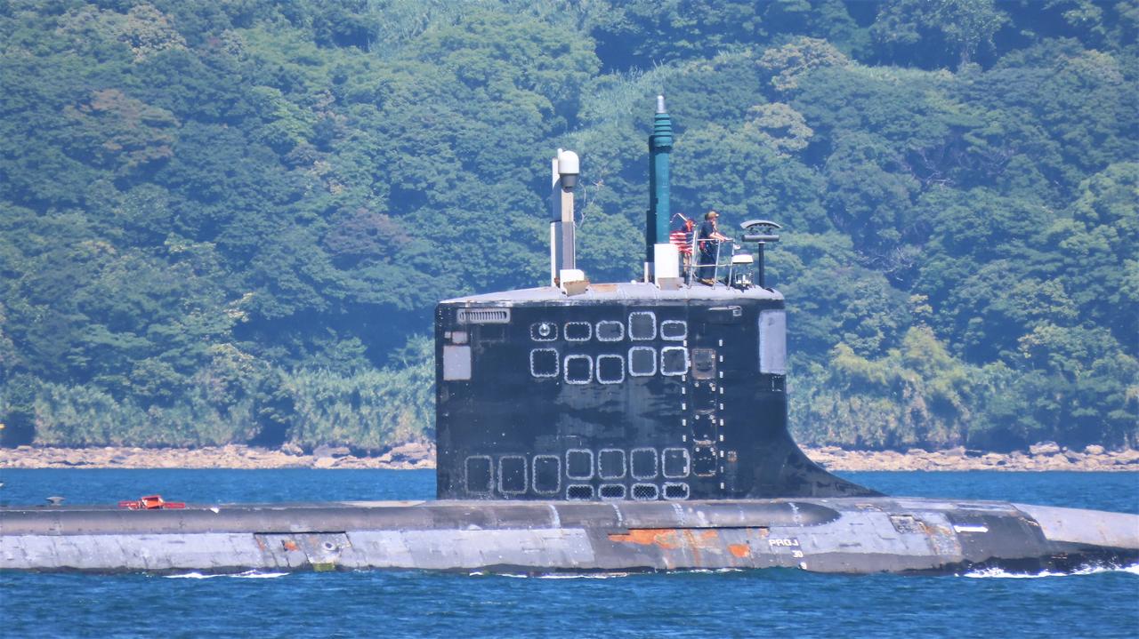 搭载DDS干式甲板换乘舱的弗吉尼亚级SSN-782"密西西比"号攻击核潜艇从佐世