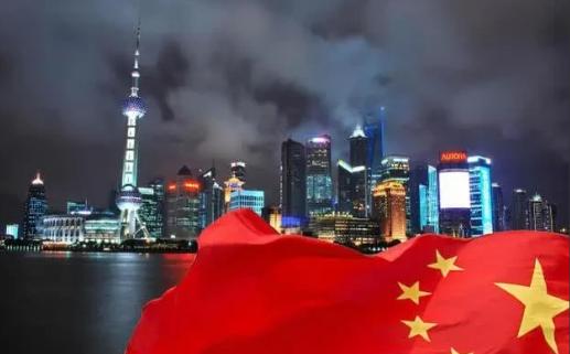 发现一个特别讽刺的规律：每次中国科技快要摸到美国天花板的时候，第一批跳出来骂的，