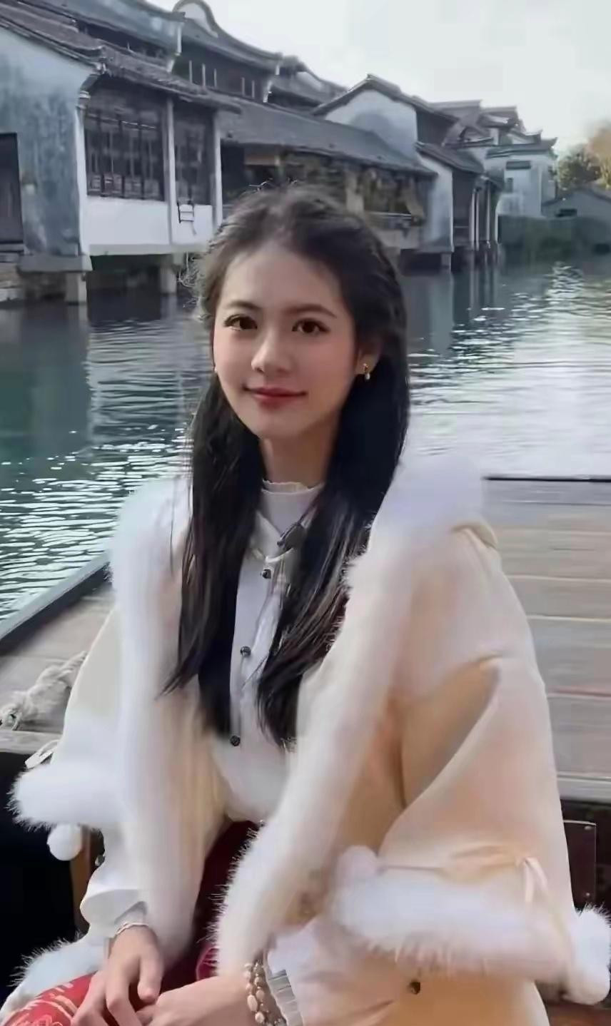 翁虹的女儿也太好看了吧，完全继承了妈妈年轻时的美貌