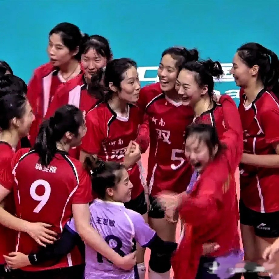 有什么说什么，未来中国女排主教练大概率从以下四人中产生1、朱婷（31岁）2、张常