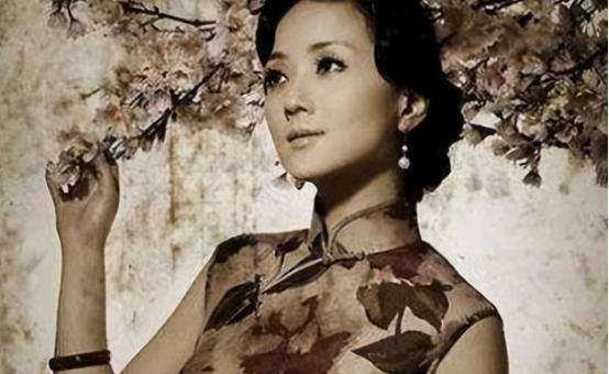民国初期，江西都督李烈钧瞥了一眼下属龚永的新婚照后，犹如电击一般，当即对龚永大加