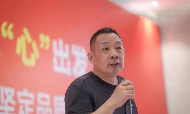 胖东来的老板于东来说：“世界上有数不清的仇恨，传播美好比传播仇恨更能使人走向光明