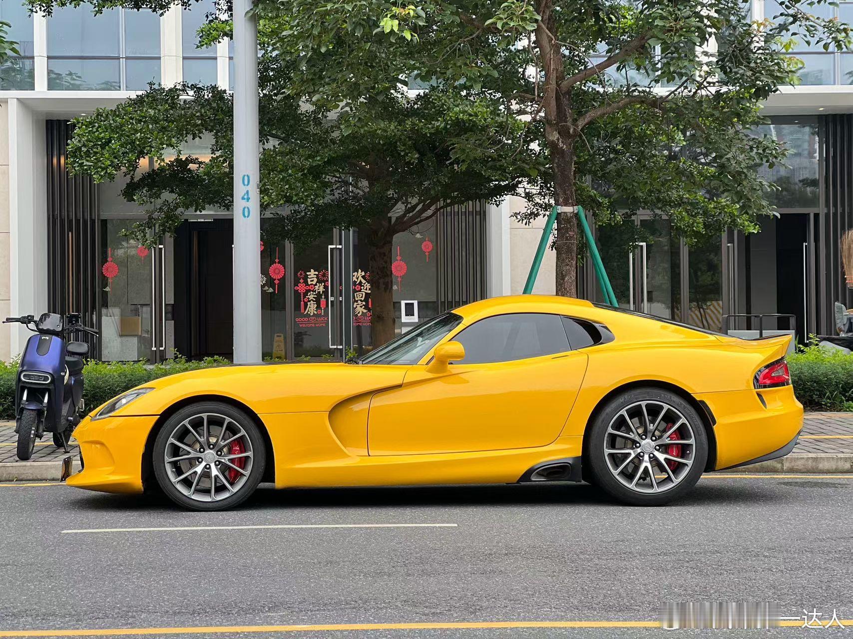 道奇蝰蛇8.4L V10，15年11000公里～藏品～