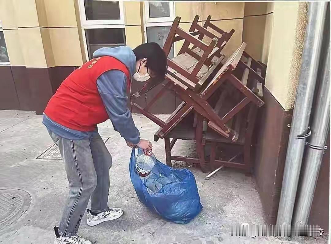 吉林，初中男孩突然给父亲转账2000多元，父亲又吃惊又疑惑，孩子没有工作，哪里来