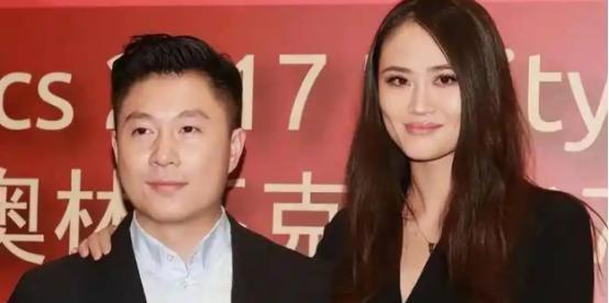 “我不喜欢中国！”2019年，奥运冠军李小鹏5年前带妻子回国捞钱，谁料妻子直言不