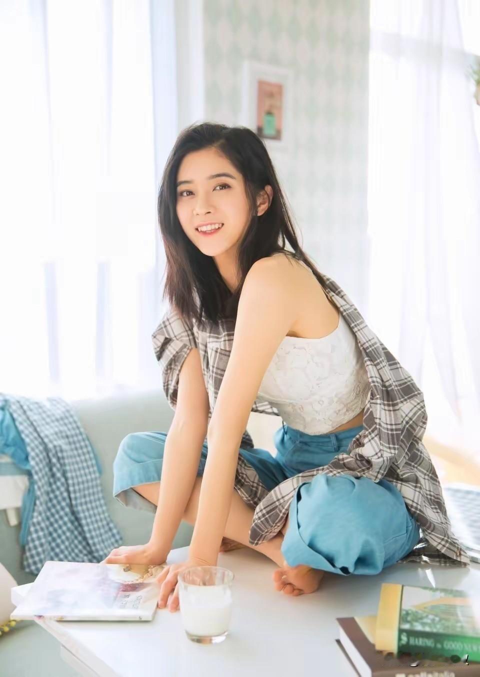 别看梁靖崑长的憨憨的，看到他儿子时，才知道他还知道浪漫的！前段时间，梁靖崑