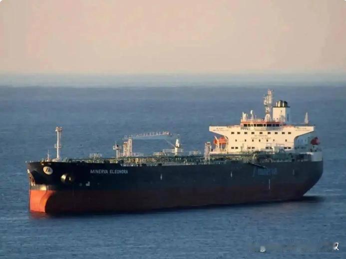 一发导弹救出来个人！1.事件经过：1月8日，美军特种部队在冰岛附近的北大西洋