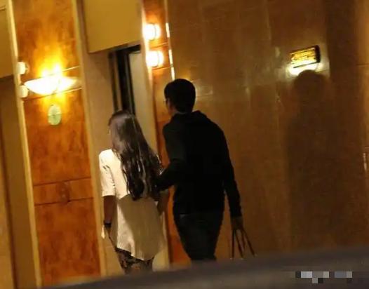 🌞浙江宁波，一个男上司，贪恋已婚女下属的美貌，俩人竟然暗地里开展婚外情，这