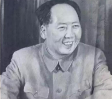 1956年，毛主席接见徐州地委书记时，忽然问他：“四”下面加个“南”是什么字？地