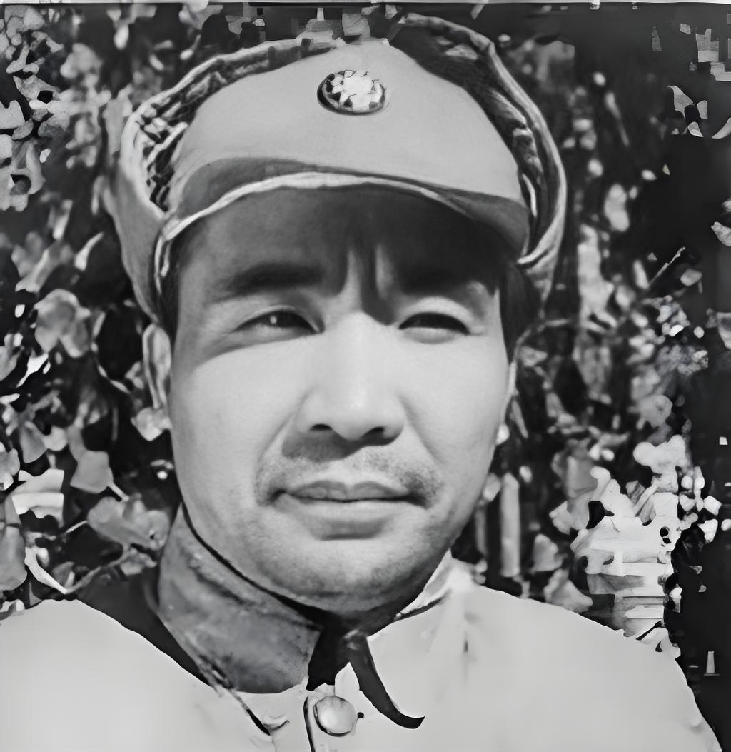 1935年，国民党军长王耀武听说，手下俘获了红军的师长，兴高采烈的前去审问，然而