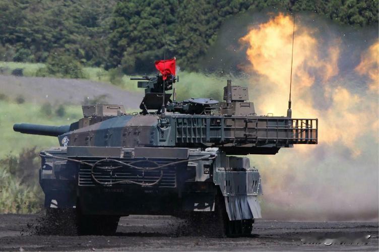 日本10式主战坦克核心参数1. 基础配置：乘员3名，必要时可减至2人，为现