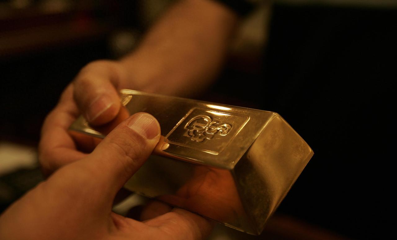 什么叫国家级庞氏骗局？黎巴嫩就给全世界上了最惨烈的一课。该国曾以10%—2