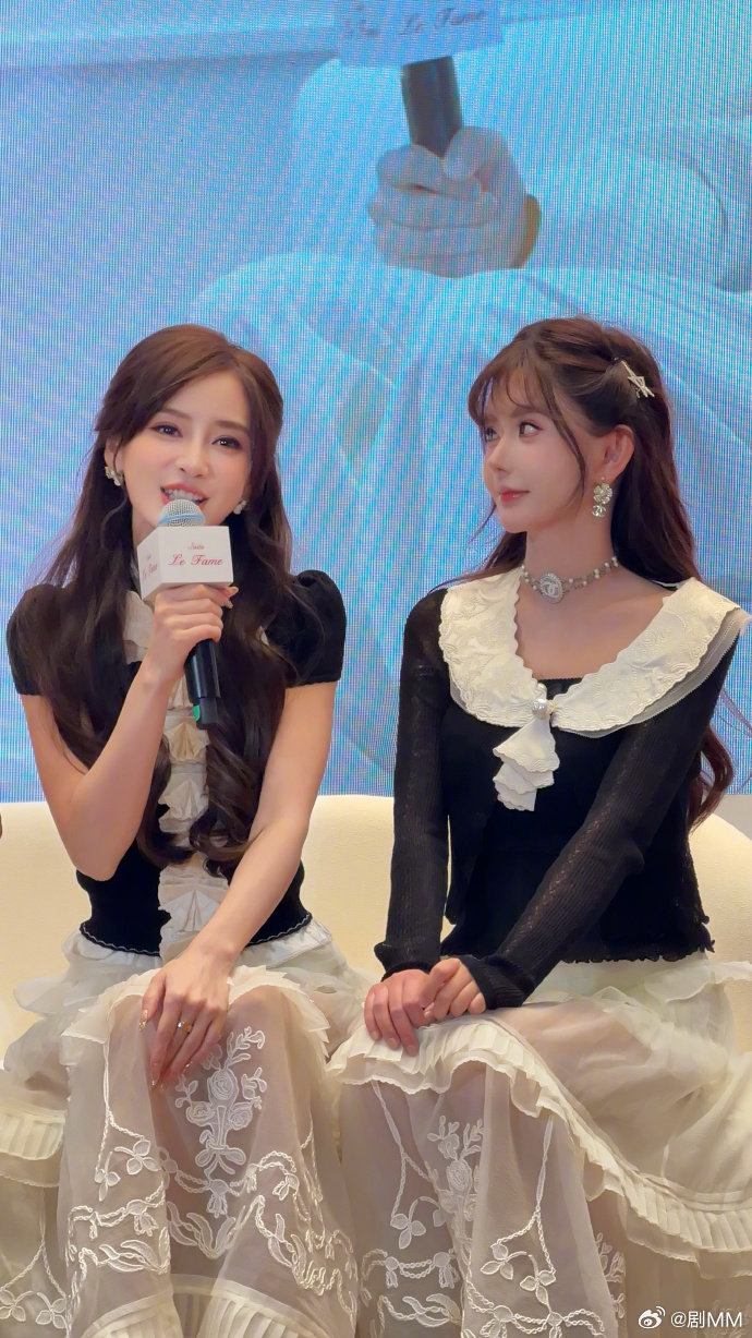 Angelababy韩安冉合照Angelababy韩安冉同框Angelababy