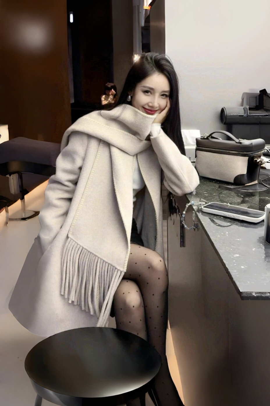 秋冬棕色大衣配厚黑加围巾简直就是气质女神绝绝子即保暖又靓丽又显气质又身材