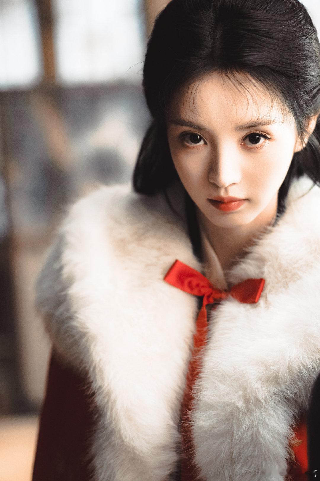 曝田曦薇私下性格田曦薇私下性格温柔又大方，爽快赴约的态度尽显随和，加上标志性的