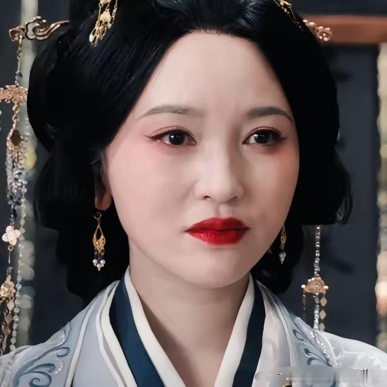 金莎为啥只上综艺很少拍电视剧了？“雀骨”说明了一切，是我的话，我也选择给“金莎”