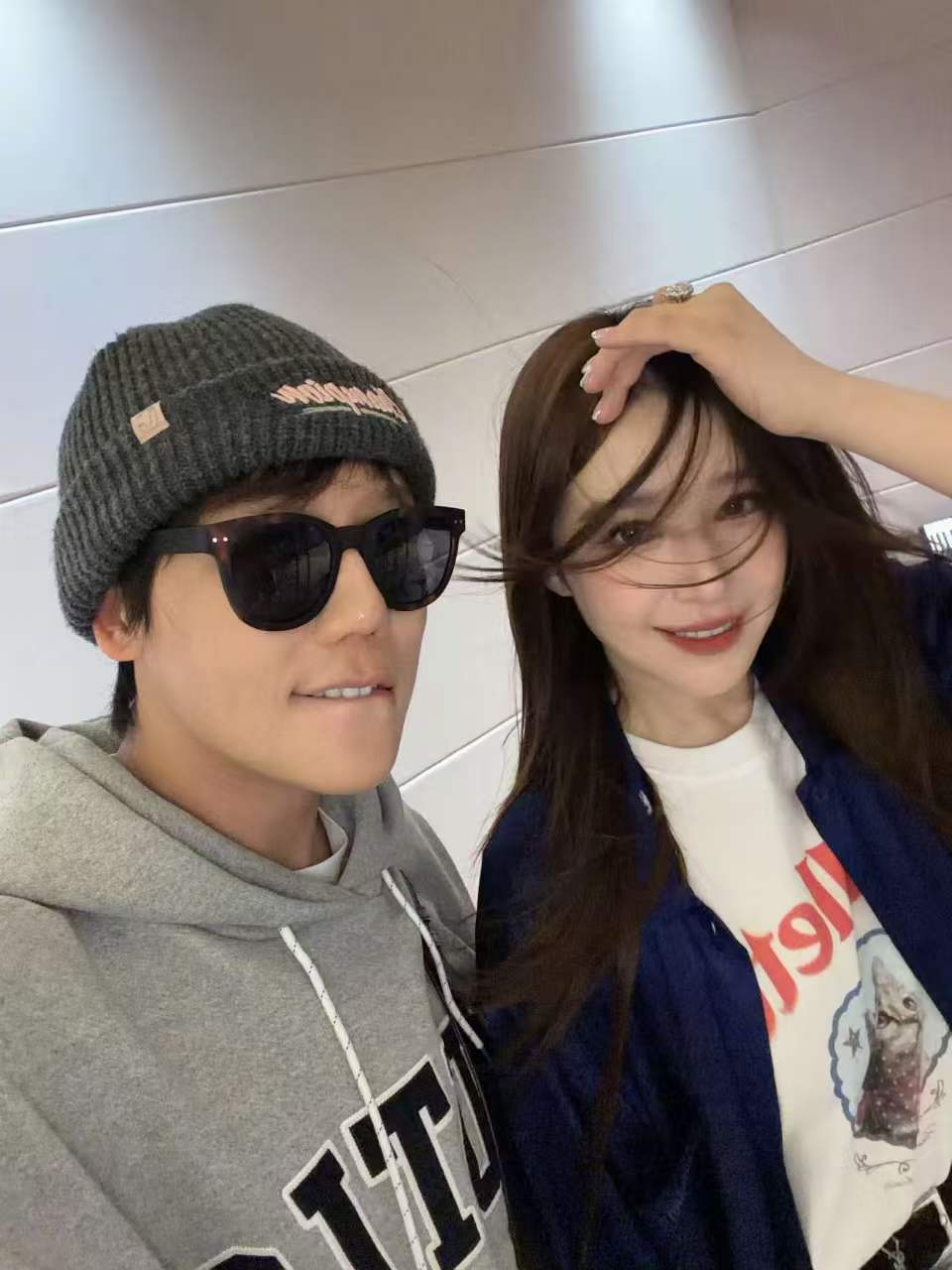 刘维镜头下的阚清子刘维晒16年前与阚清子合照两位友谊久久！