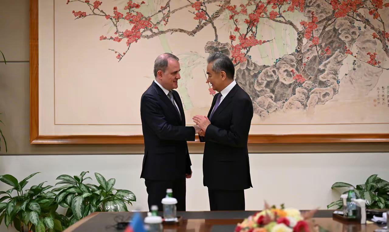 中国和阿塞拜疆谈妥了5月26日，相关会面正式举行。当时王毅外长正在纽约参加联