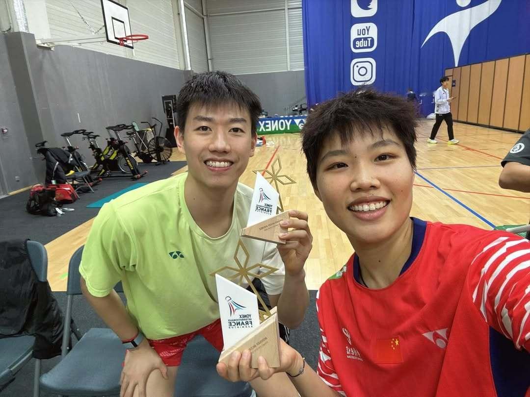 黄东萍ig更新：连续三周的背靠背比赛，遭遇强敌，也共享闪光瞬间✨过程不易，但我