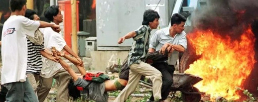 印尼那场火，华人女子差点没命1998年印尼那场可怕的暴乱