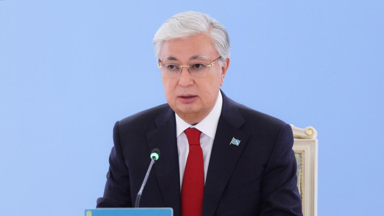 常年对中国出口稀土的哈萨克斯坦，向欧美抛橄榄枝了众所周知，哈萨克斯坦手握约2