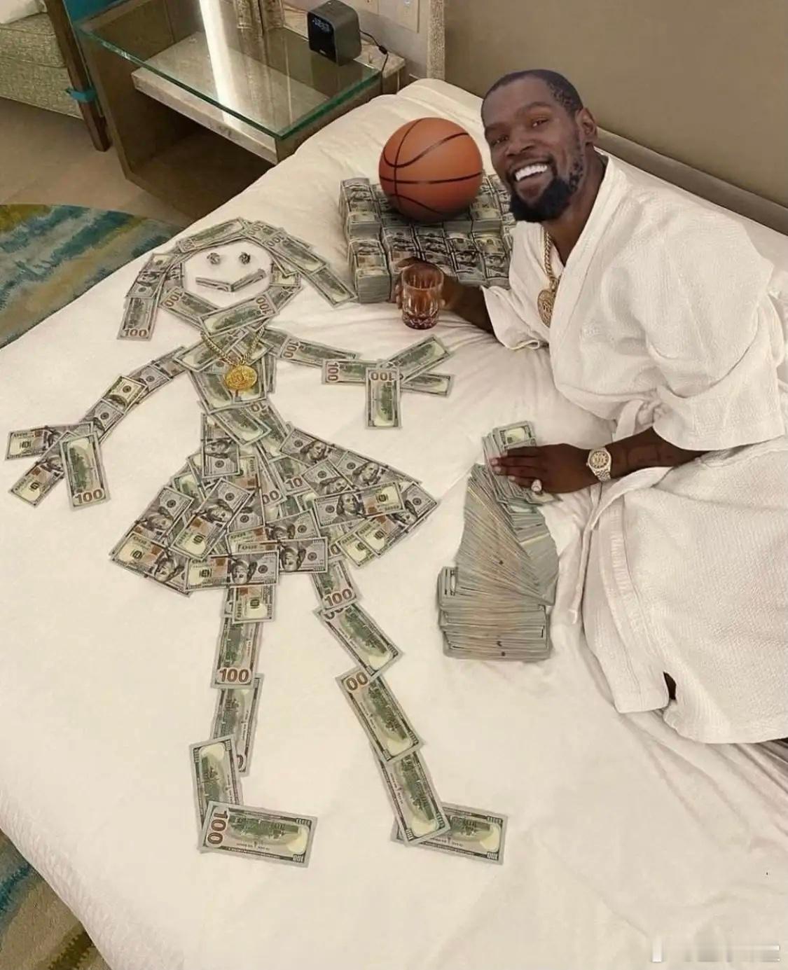 杜兰特有关的历史纪录！！1️⃣奥运金牌男篮奥运金牌4枚（4连冠）2️⃣美国队史得